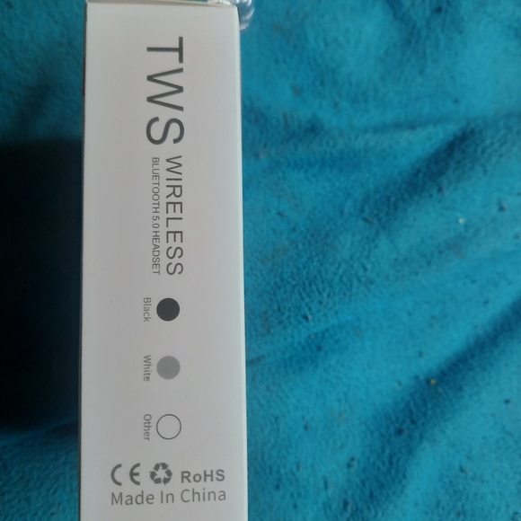 True wireless Bluetooth ear buds - Picture 4 of 4